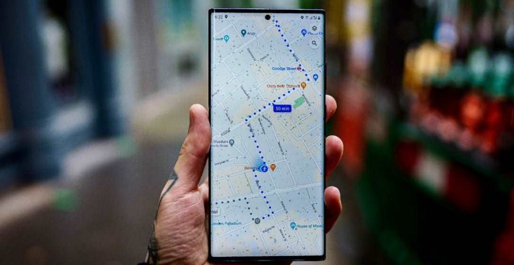 649d578f9150ed6f4fb35a84_649521f451b438f5fe893239_goggle-maps-phone.jpg-1024x529